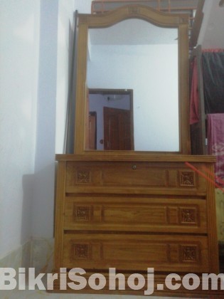 Segun kather dressing table